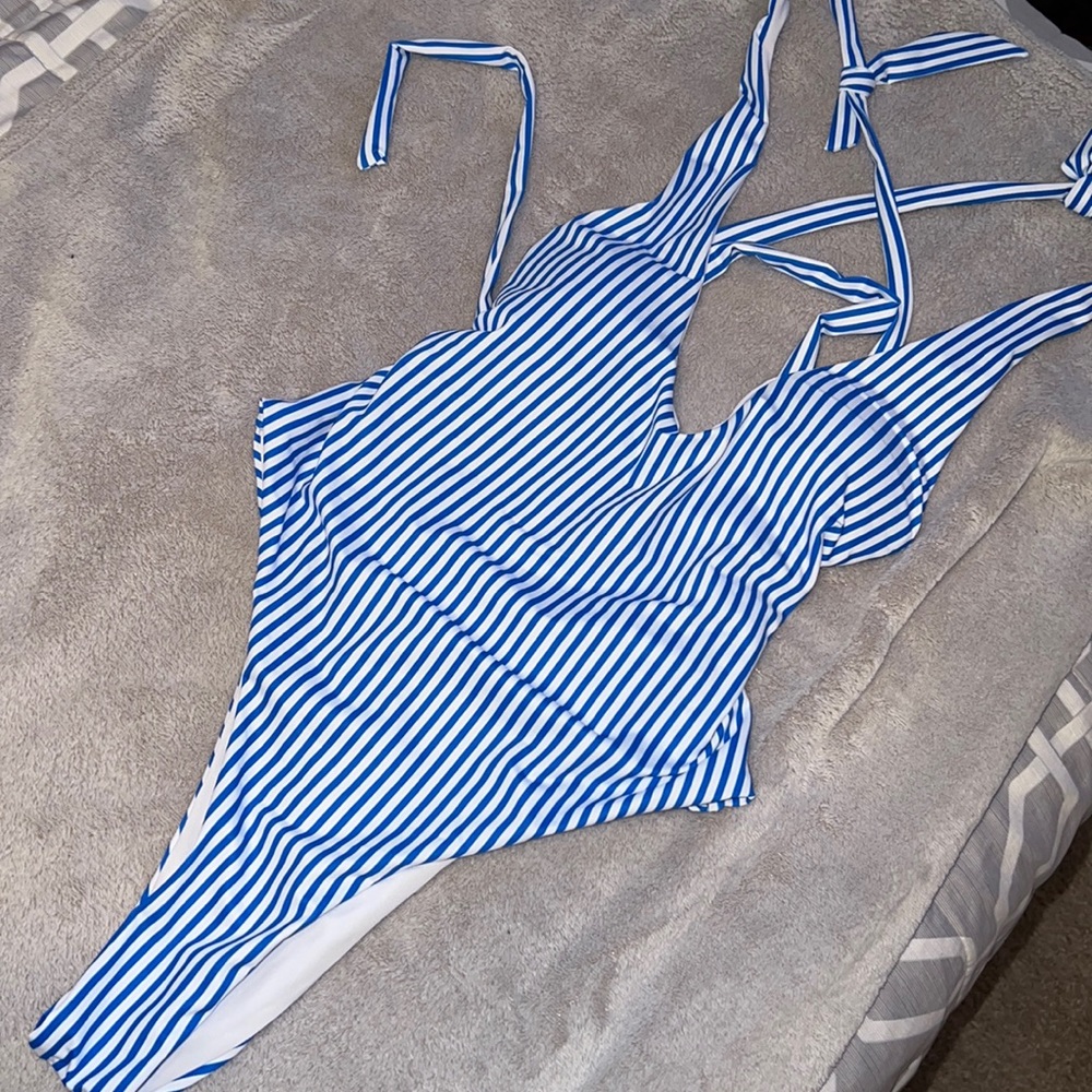 One piece bathing suit